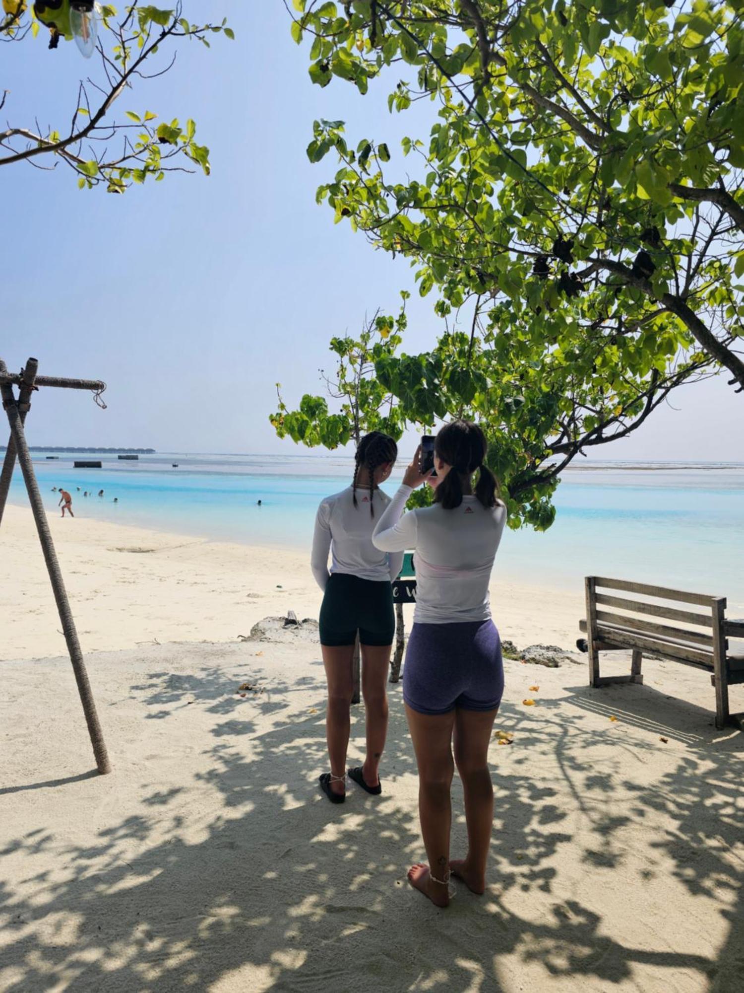 Nirili Villa Dhiffushi Exteriör bild